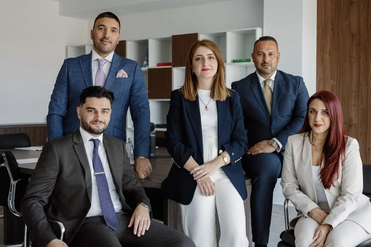Team von Dr. Werner & Partners im Büro